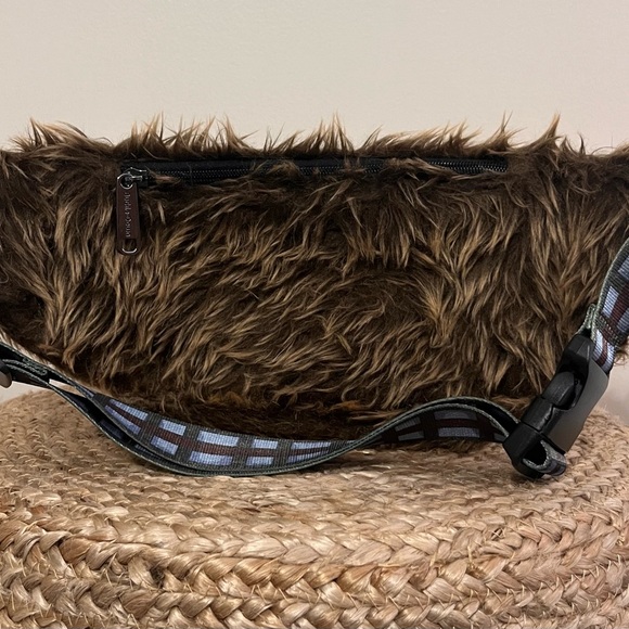 Star Wars Chewbacca Rebel Alliance Fanny Pack - Picture 2 of 4